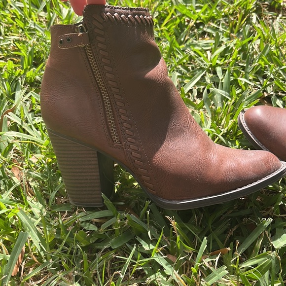 Just Fab Booties - Picture 4 of 8